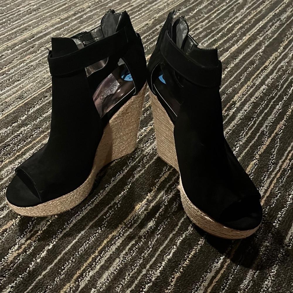 Carlos wedge heels